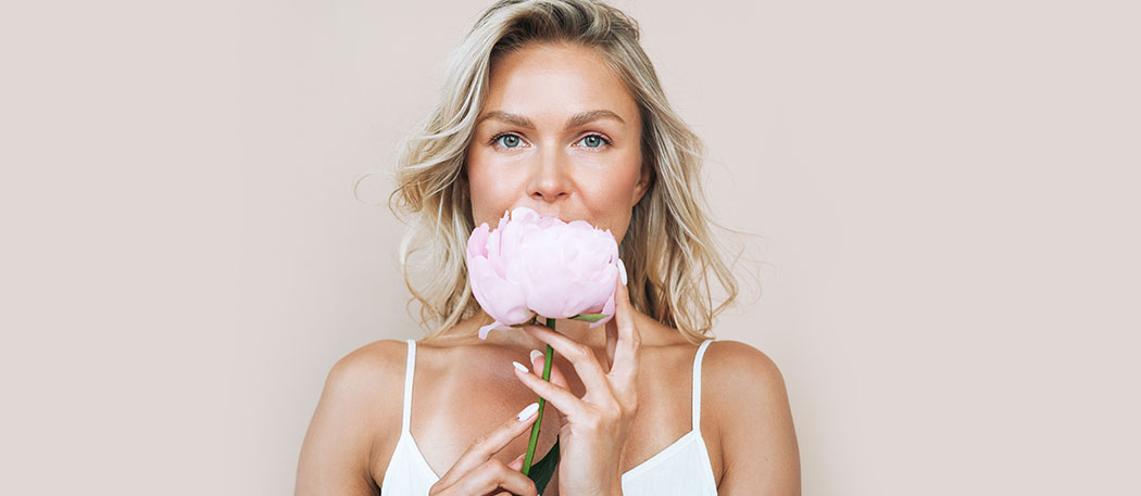 TAVASZI BŐRÁPOLÁS – AVAGY HOGYAN VÁLTSUK ÁT BŐRÁPOLÁSI RUTINUNKAT TAVASZI ÜZEMMÓDBA!