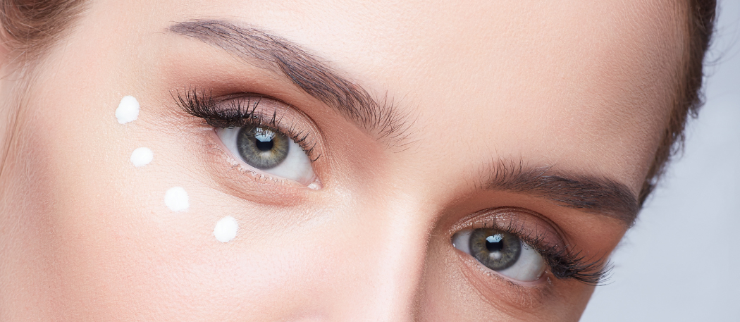 Melyik szemkörnyékápolót válaszd? – 3 hatékony megoldás a fiatalos tekintetért